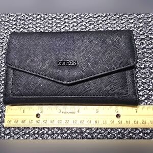 NWOT Guess Black Trifold Ladies Wallet